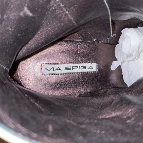 These beauties are for my VINTAGE LOVERS!! Absolutely my favorite style of boots - Picture 9 of 12